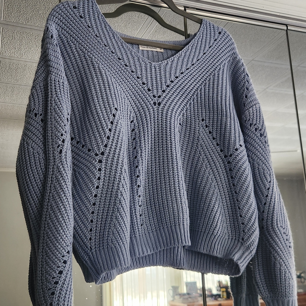 moon & madison V-Neck Sweater in Blue